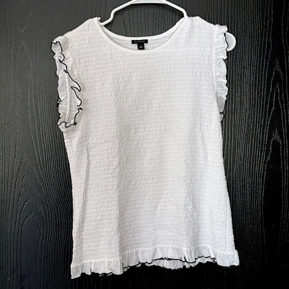 Ann‎ Taylor White Blouse With Ruffles, M